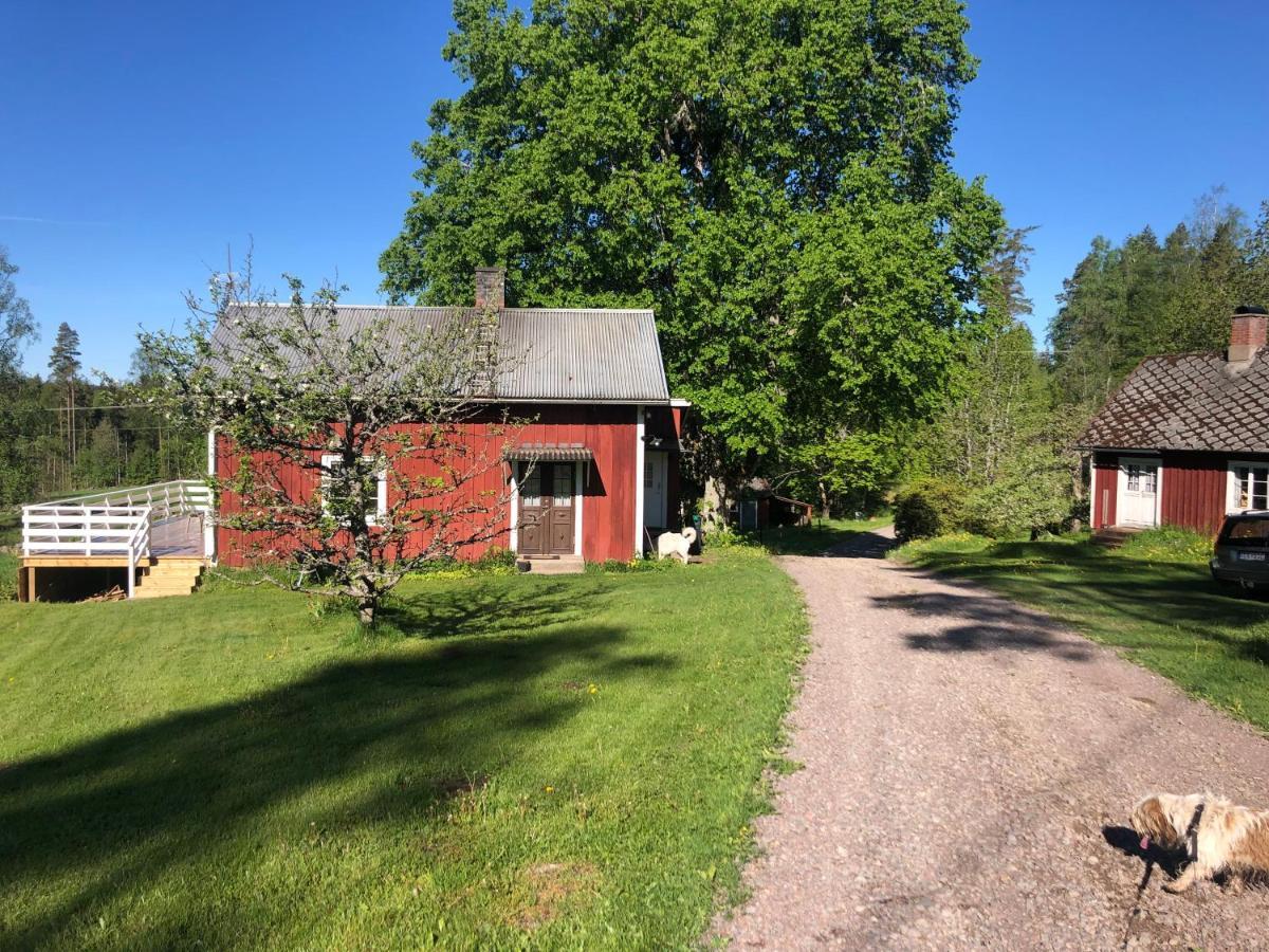Mysig Lantlig Stuga, Nycklaroer Korsberga Exterior foto
